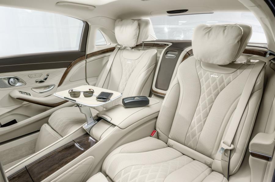 Интерьер Mercedes-Maybach S600 (X222) 2015 года  (WW) (фото 42 из 49)